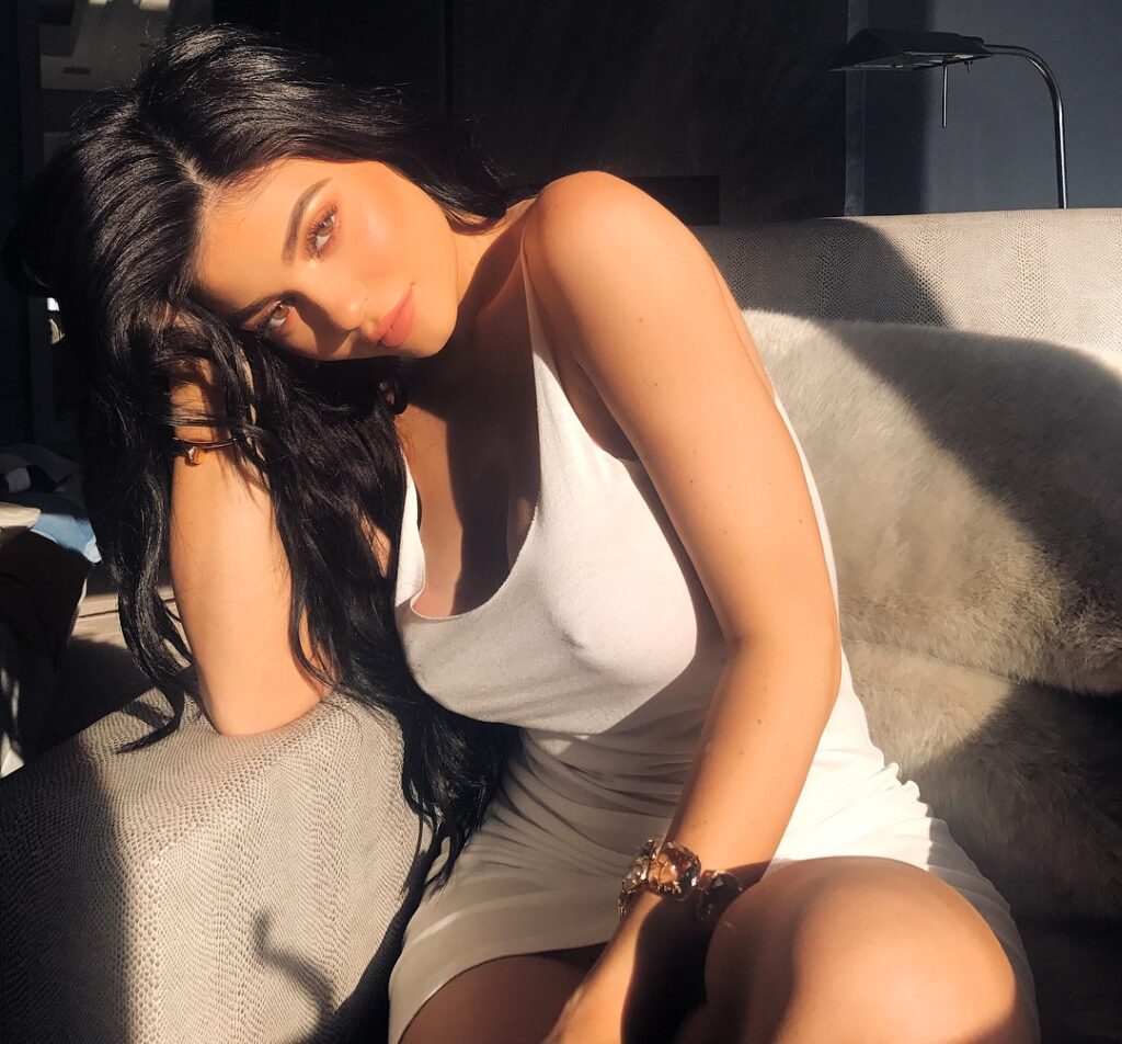 Celeb – Kylie Jenner – Nude