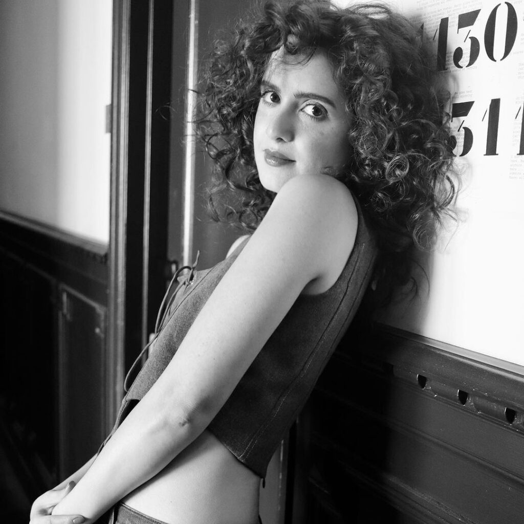 Celeb – Laura Marano – Nude