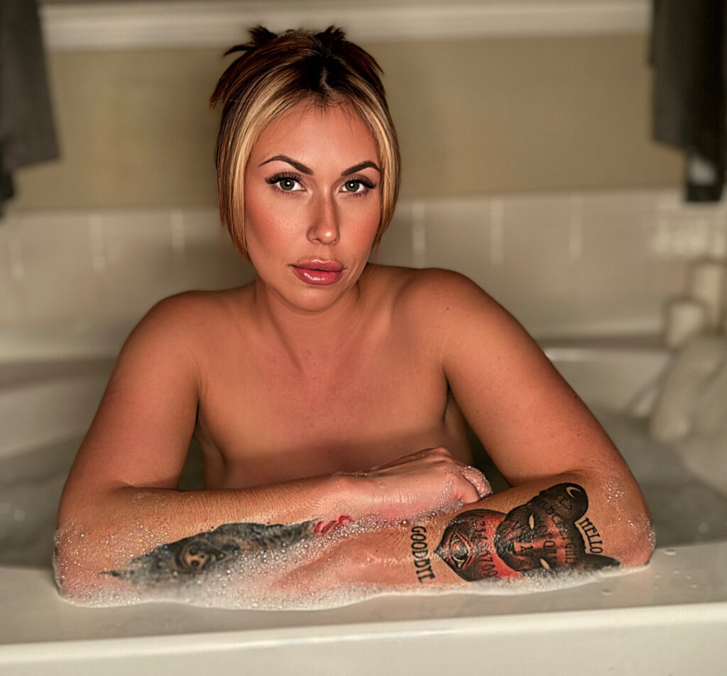 OnlyFans – ManyVids – Lauryn Mae / ulauryn_gemini / Sexy_Gemini_Milf – Nude Leaks