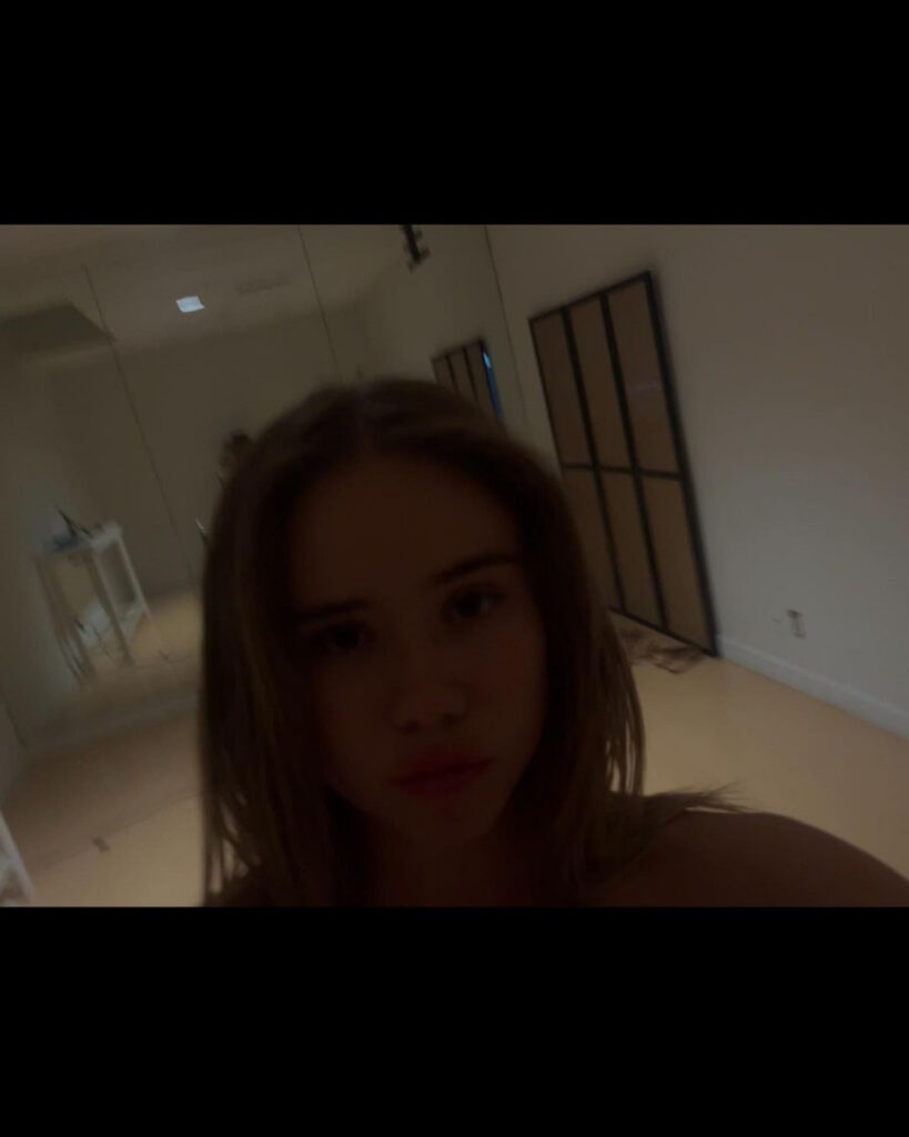 Celeb – Lexee Smith – Nude