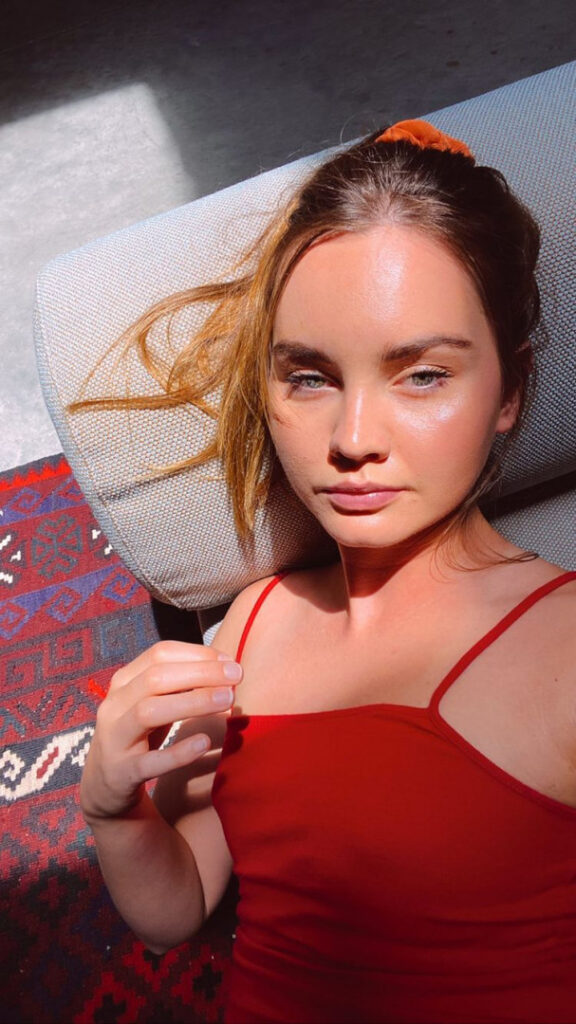 Celeb – Liana Liberato – Nude