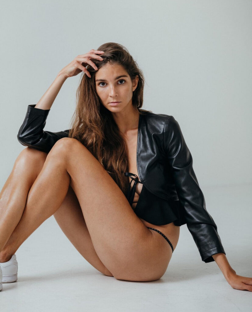 Instagram – Lina Lorenza – Nude