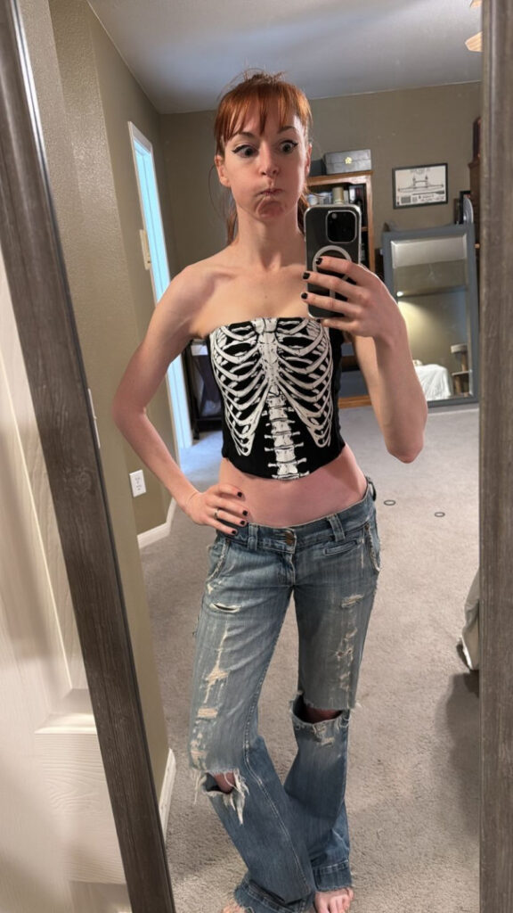 Celeb – Lisa Foiles – Nude