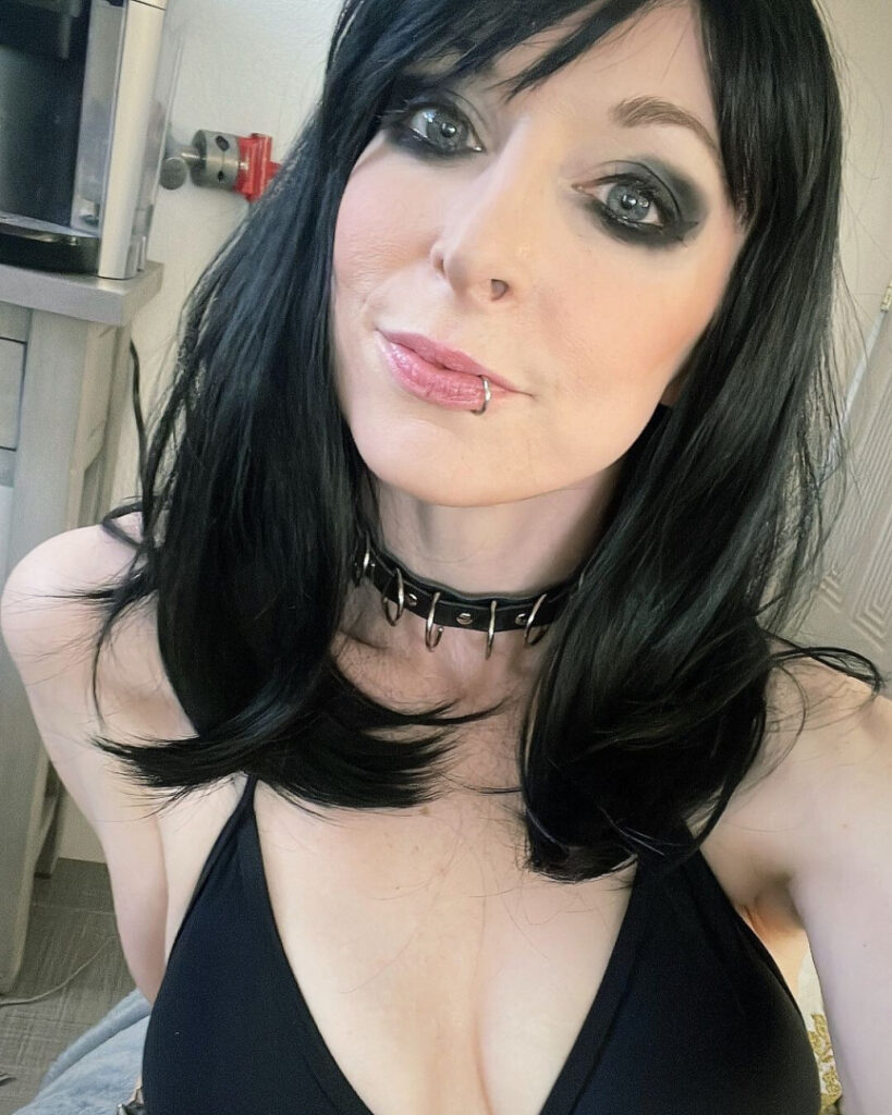 Celeb – Lisa Foiles – Nude