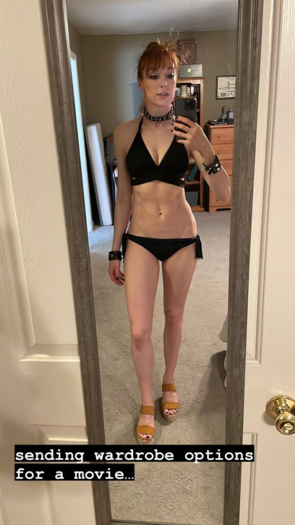 Celeb – Lisa Foiles – Nude