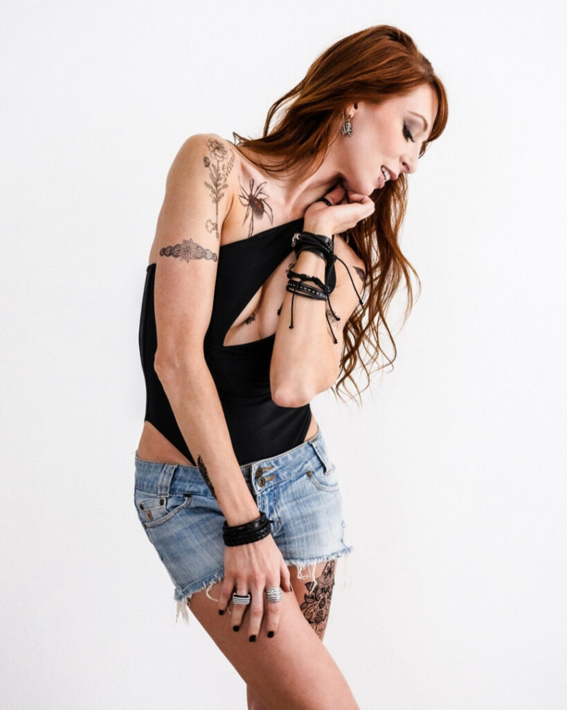 Celeb – Lisa Foiles – Nude