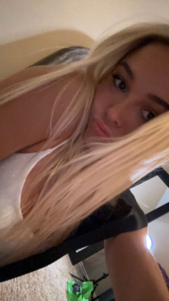 TikTok – Instagram – Teen – Livvy Dunne – Nude