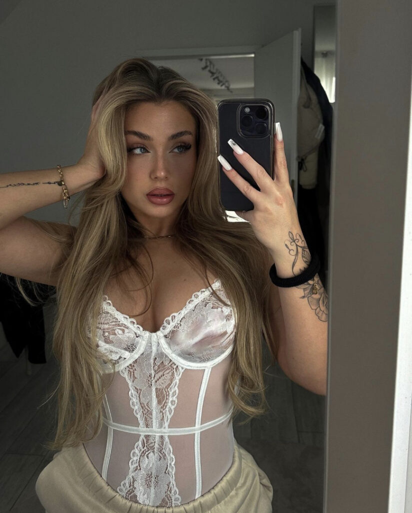 OnlyFans – TikTok – lizziegreyy – Nude