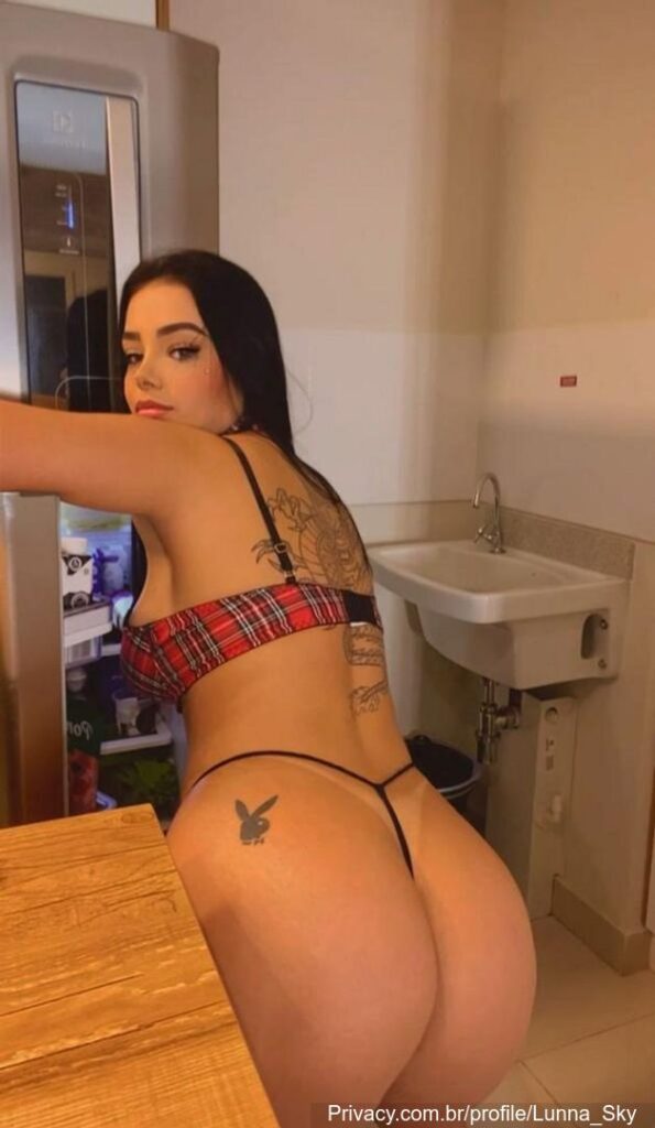 Brazil – CameraPrive – Cam Girls – Lunna Sky – Nude Leaks