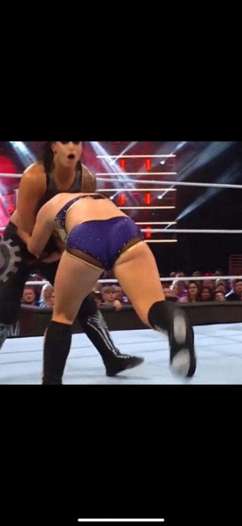 Celeb – Lyra Valkyria – Nude