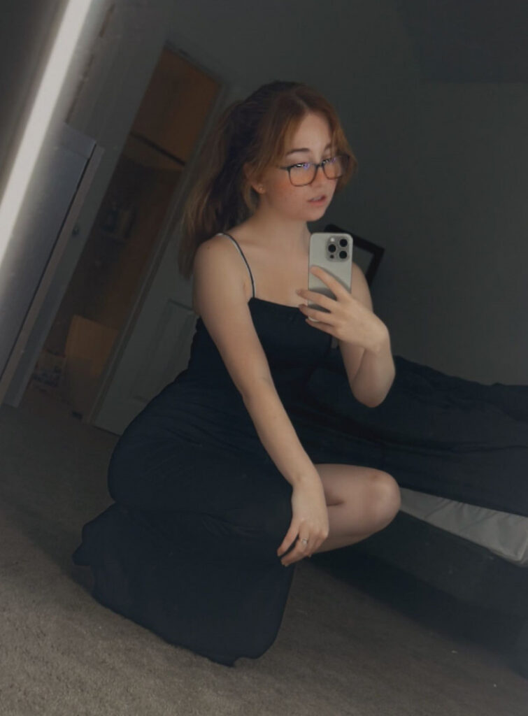 Twitch – TikTok – Teen – Lyssaurora – Nude