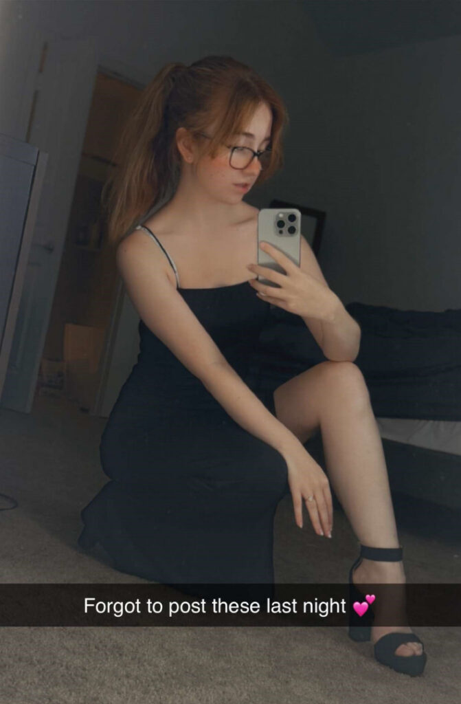 Twitch – TikTok – Teen – Lyssaurora – Nude