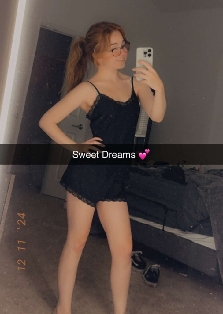 Twitch – TikTok – Teen – Lyssaurora – Nude