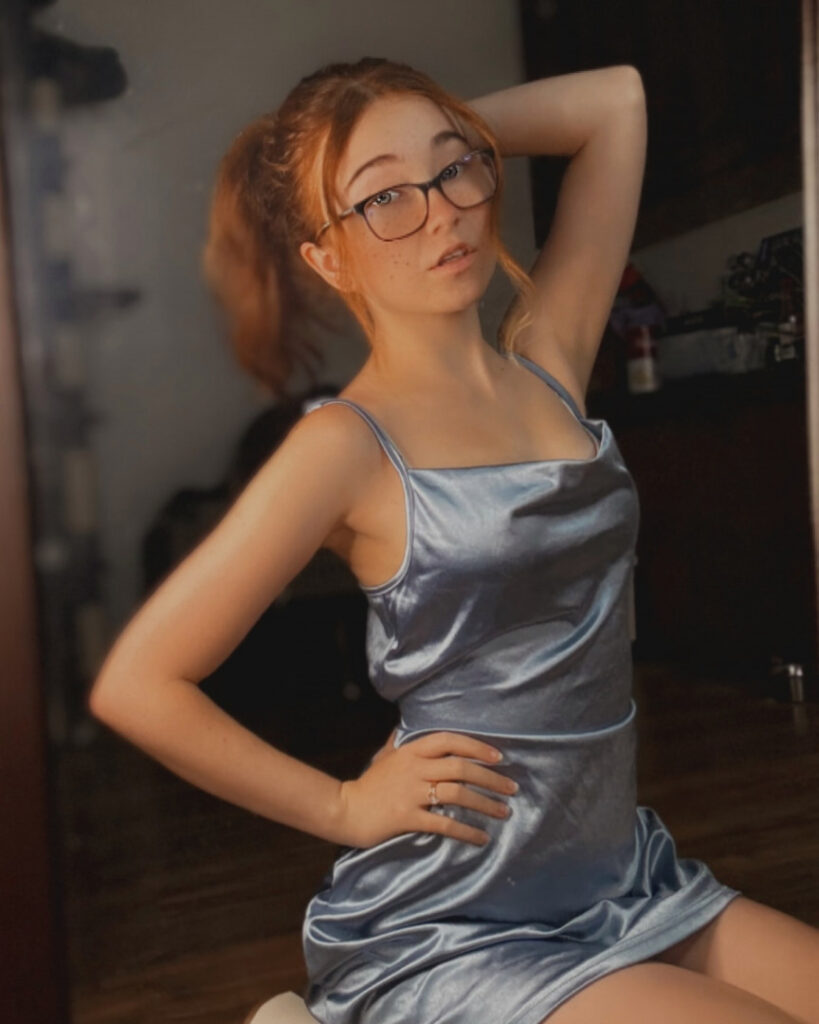 Twitch – TikTok – Teen – Lyssaurora – Nude