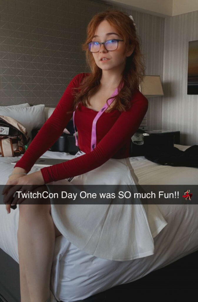 Twitch – TikTok – Teen – Lyssaurora – Nude