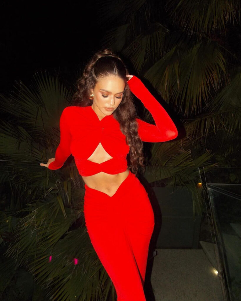 Celeb – Petite – Madison Pettis – Nude