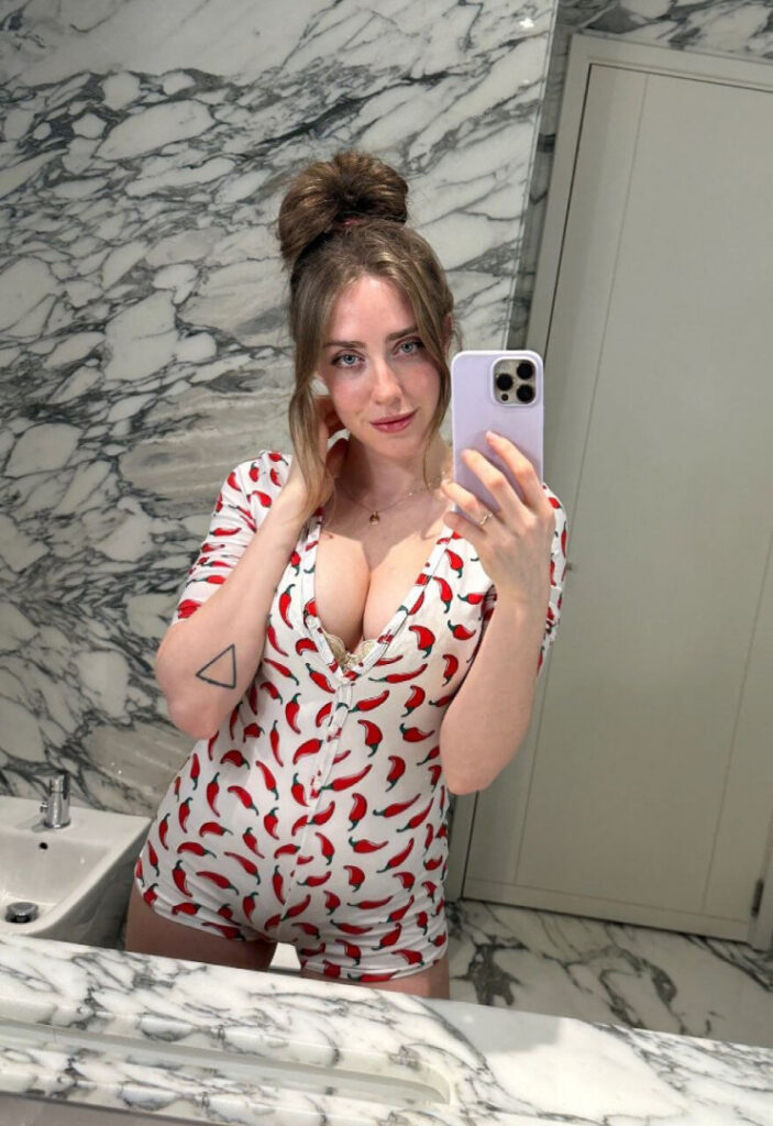 Instagram – Magui ansuz – Nude