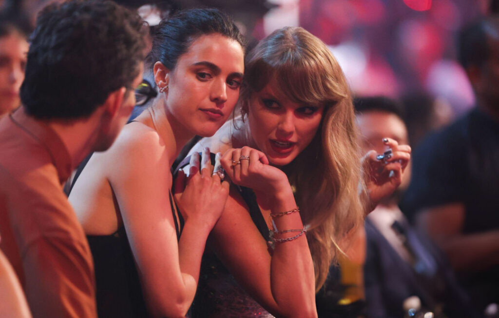 Celeb – Margaret Qualley – Nude