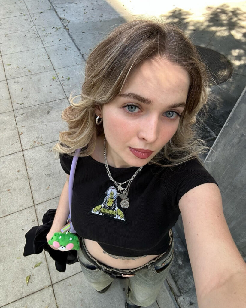 Celeb – Instagram – Meg Mills  carecharmer – Nude Leaks