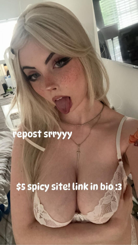 OnlyFans – Reddit – Mewstic / PetitePurrincess – Nude