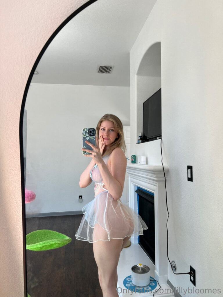 Twitch – OnlyFans – MSFIIIRE | Emily Taylor – Nude