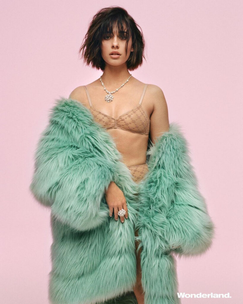 Celeb – Naomi Scott – Nude