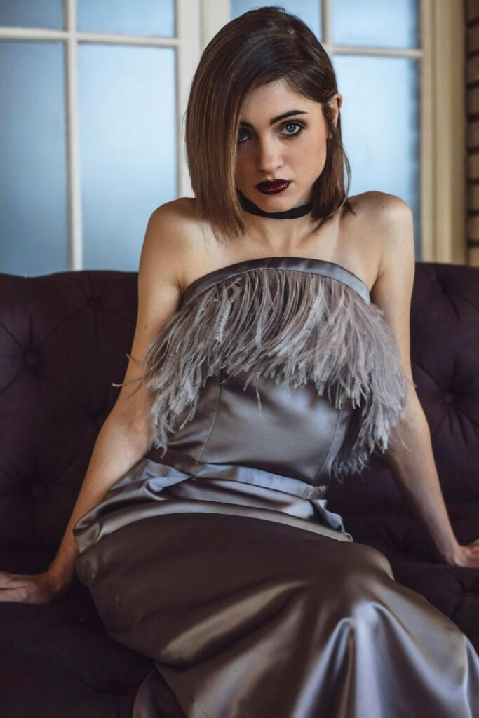 Celeb – Natalia Dyer – Nude