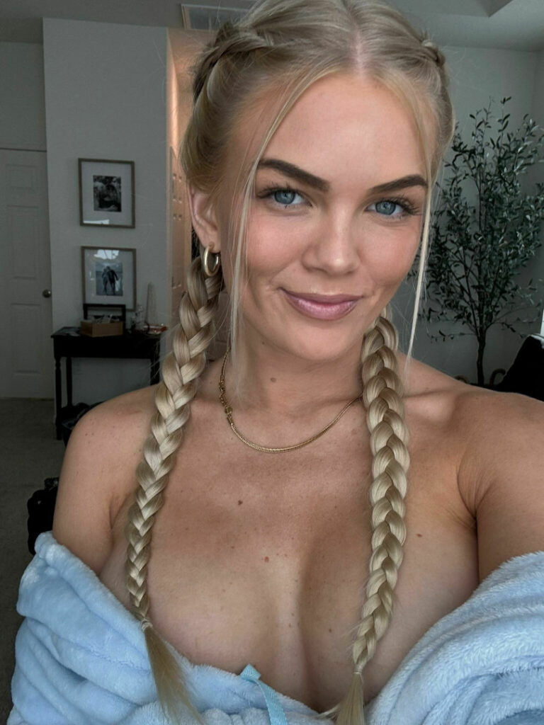 OnlyFans – Nellie Cronen – Nude