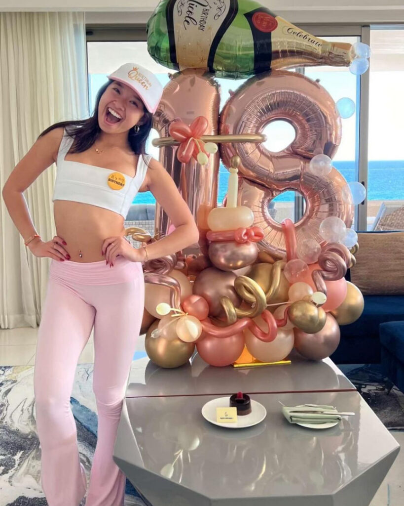 Nicole Laeno – Nude