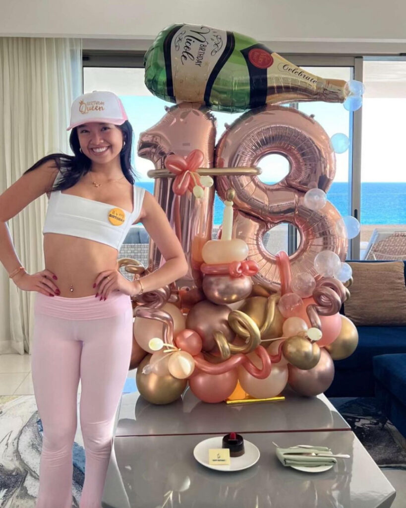 Nicole Laeno – Nude