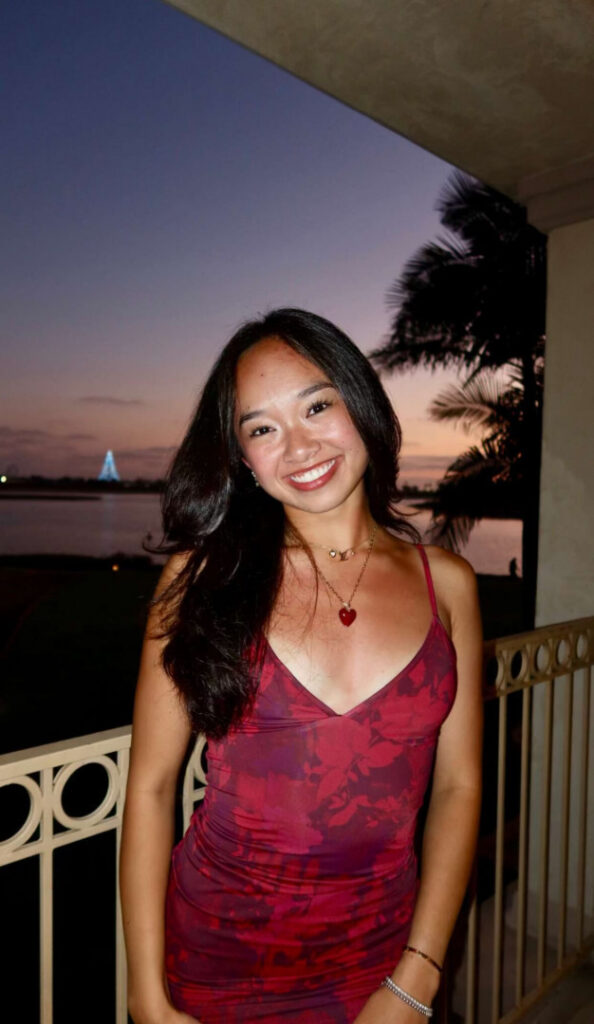 Nicole Laeno – Nude