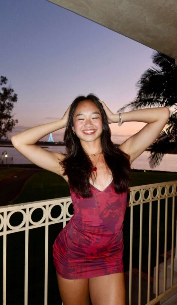 Nicole Laeno – Nude