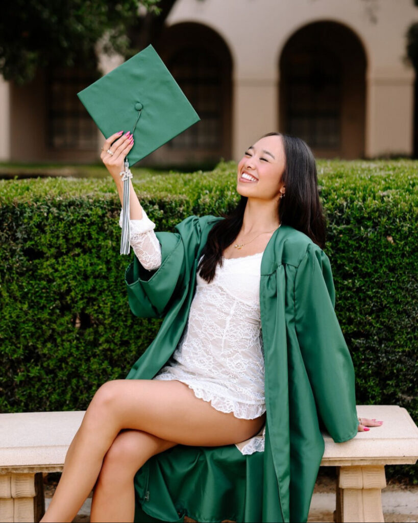 Nicole Laeno – Nude