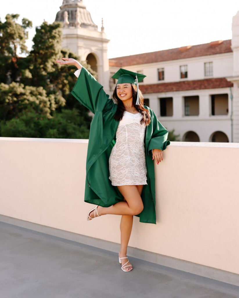 Nicole Laeno – Nude