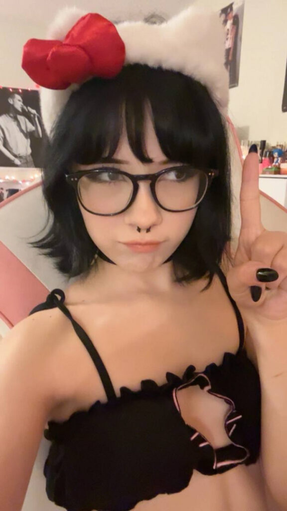 Patreon – TikTok – Instagram – okneesuh / kneesuh / nisa – Nude