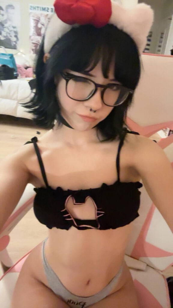 Patreon – TikTok – Instagram – okneesuh / kneesuh / nisa – Nude