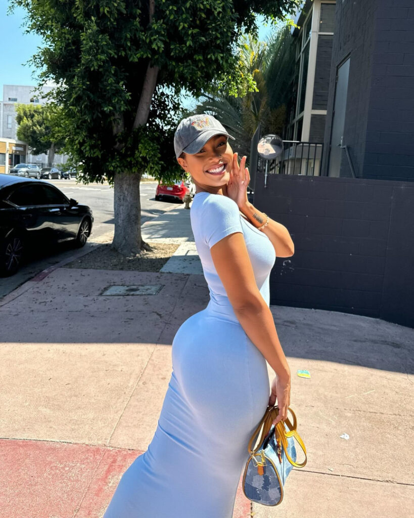 Celeb – T H I C C – Ebony – Parker McKenna Posey – Nude