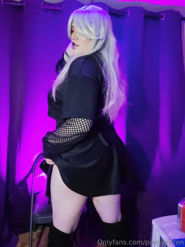 OnlyFans – Cosplay – T H I C C – PixelxKitten // JuliexKitten // Julie Kitten Cosplay – Nude Leaks