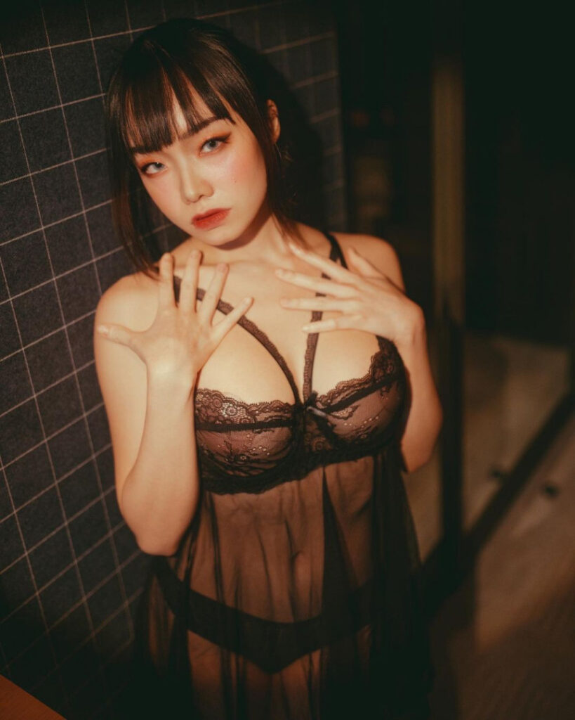 Instagram – Asian – qqlam | Queenie Lam (@qq_lam_) – Nude