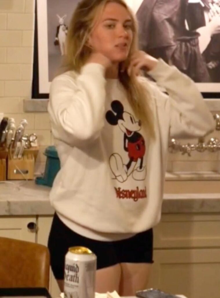 Twitch – QTCinderella – Nude