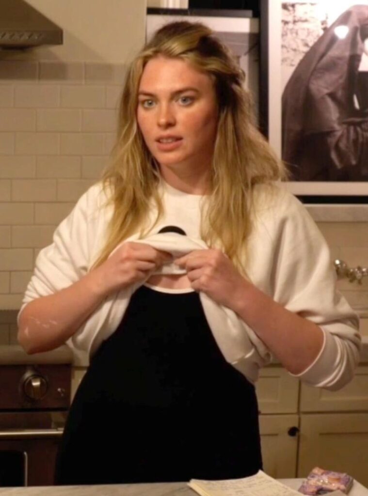 Twitch – QTCinderella – Nude