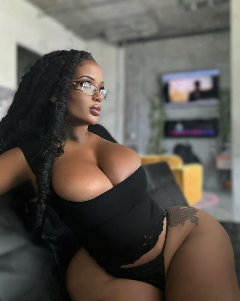 OnlyFans – T H I C C – Ebony – Raychiel – Nude