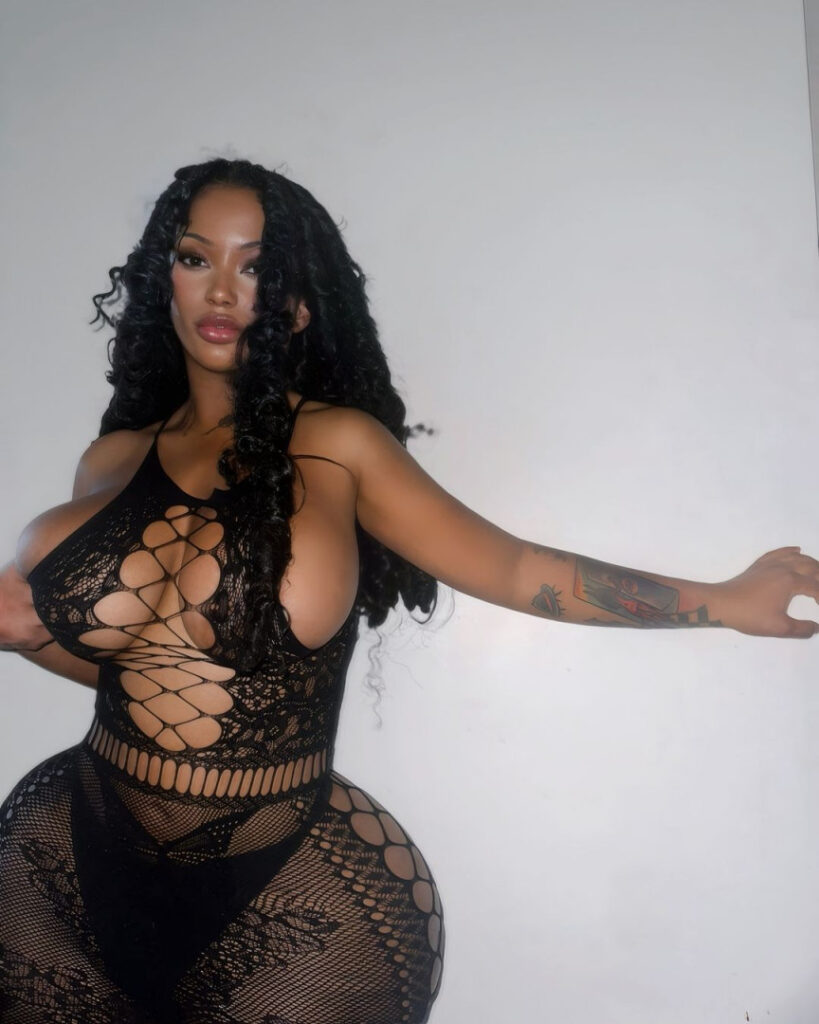 OnlyFans – T H I C C – Ebony – Raychiel – Nude