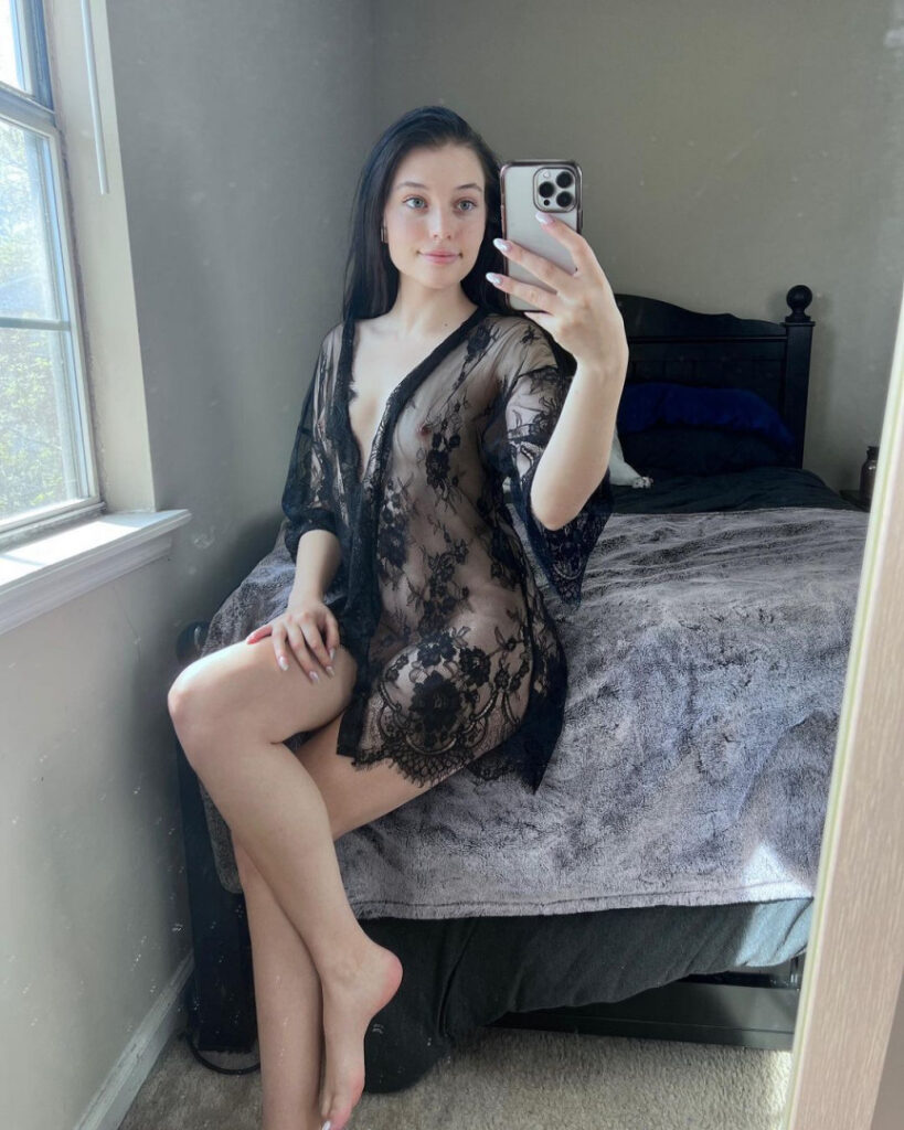 OnlyFans – Reddit – Fansly – Rayeroze – Nude