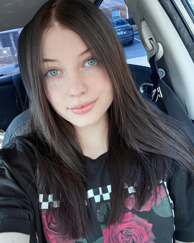 OnlyFans – Reddit – Fansly – Rayeroze – Nude