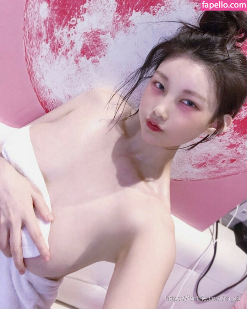 Instagram – Asian – rh_ab / iloveuyo 유요 – Nude