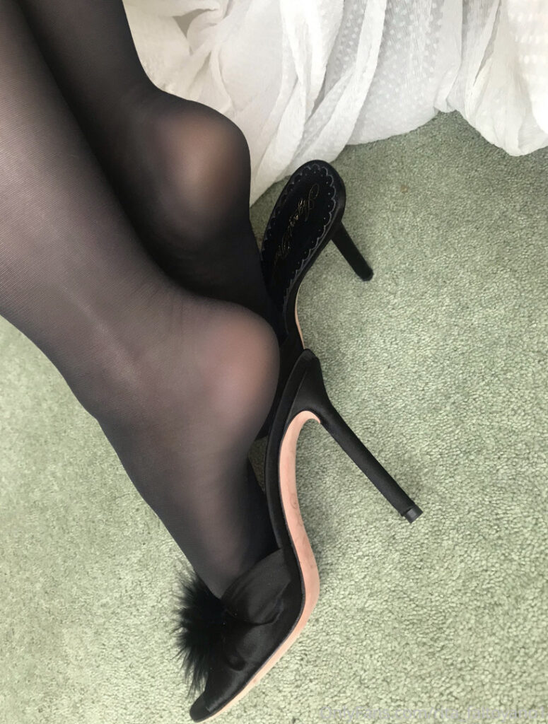 OnlyFans – Feet – Rita Faltoyano – Nude