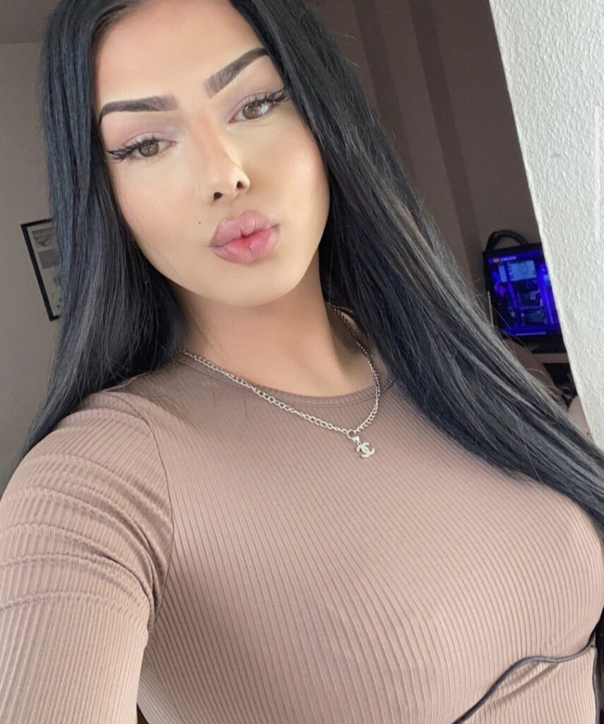 Trans – Instagram – Snapchat – Teen – Rojin Bingöl / YoungdominaTS / RojinTSBarbie / Binglbrtz German Trans Teen from Hamburg – Nude Leaks