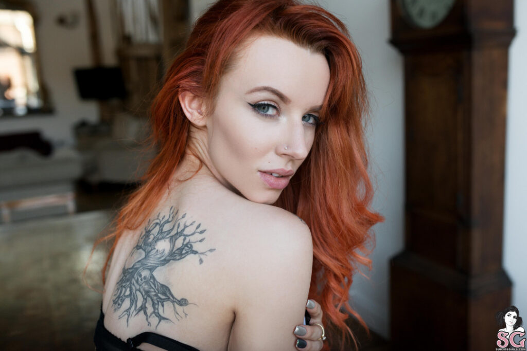 OnlyFans – Rougue Suicide – Hircine – Pun Queen – hircinespaw – Nude