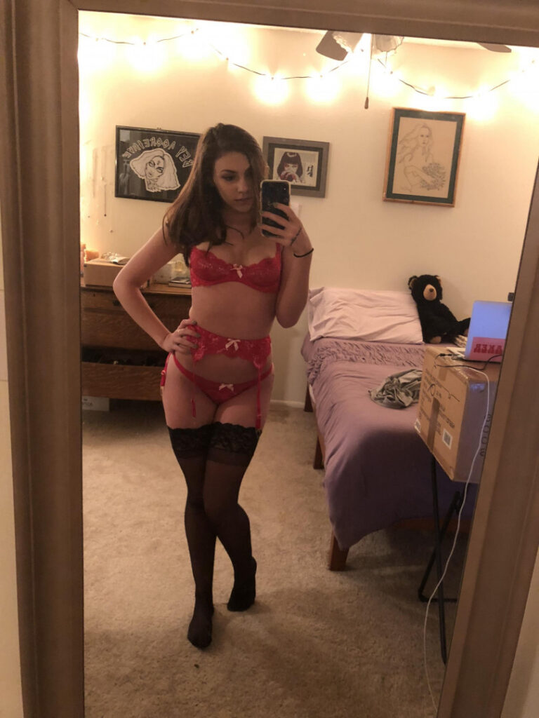OnlyFans – Cam Girls – SmttenKitten / Littlemiss28 / Molly Maeve – Nude